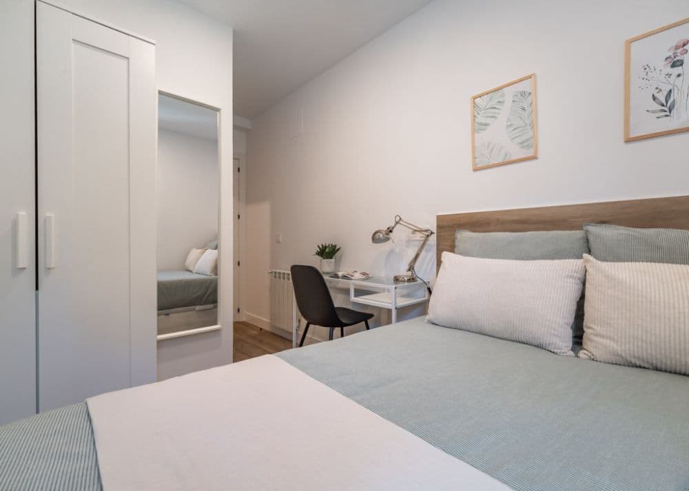 Private room in Madrid photo 3