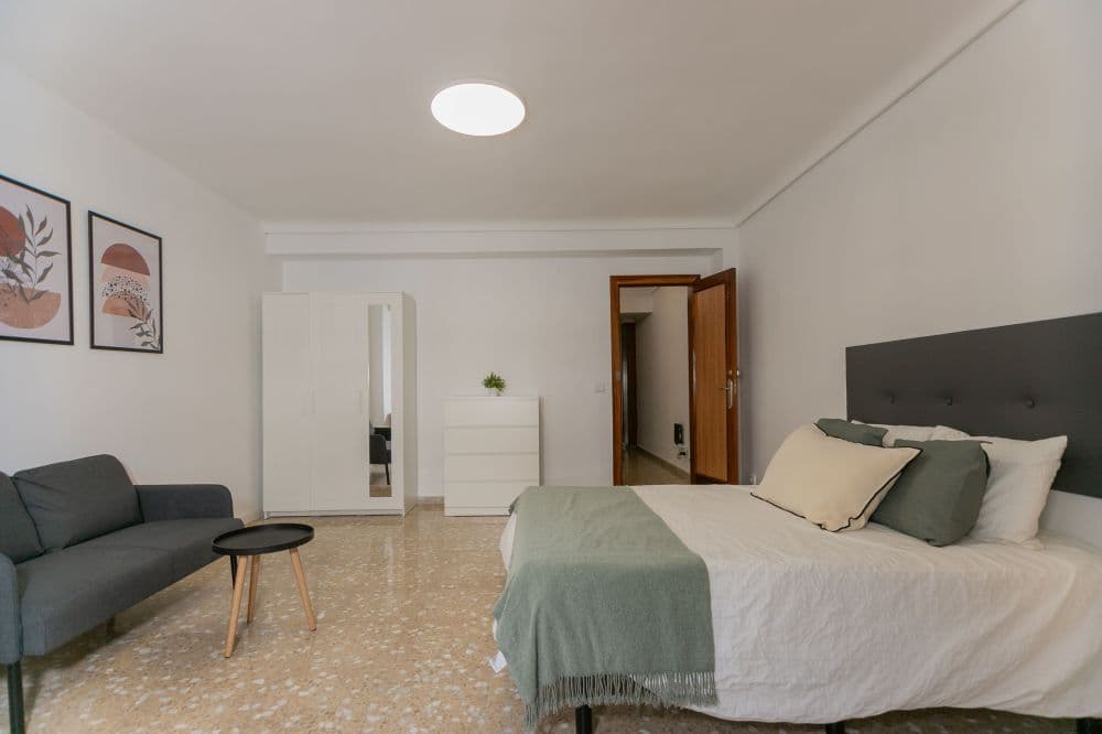 Private room in Valencia photo 3