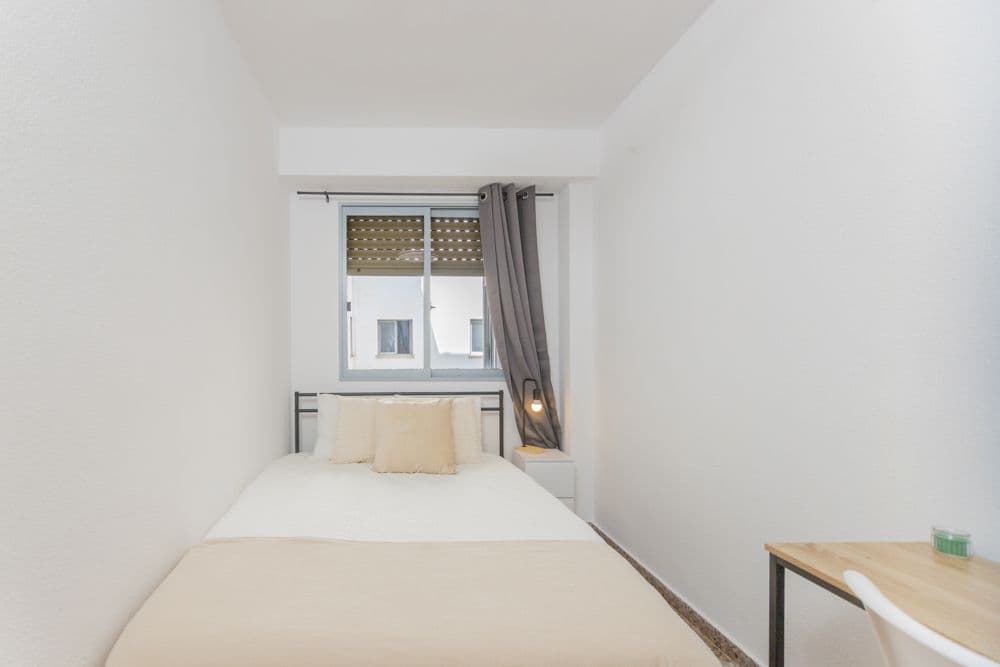 Private room in Valencia photo 2