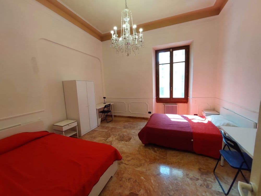 Shared room in Florence
