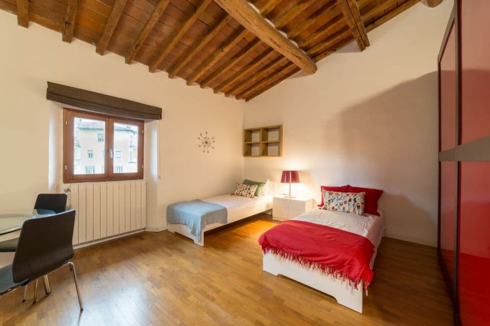 Shared room in Florence