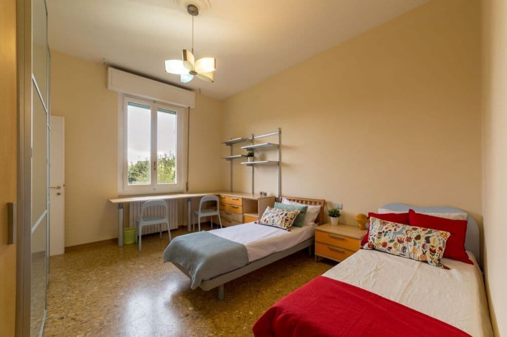 Shared room in Florence