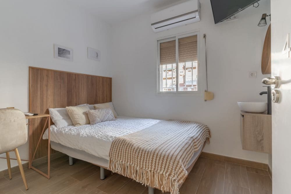 Private room in Madrid photo 3