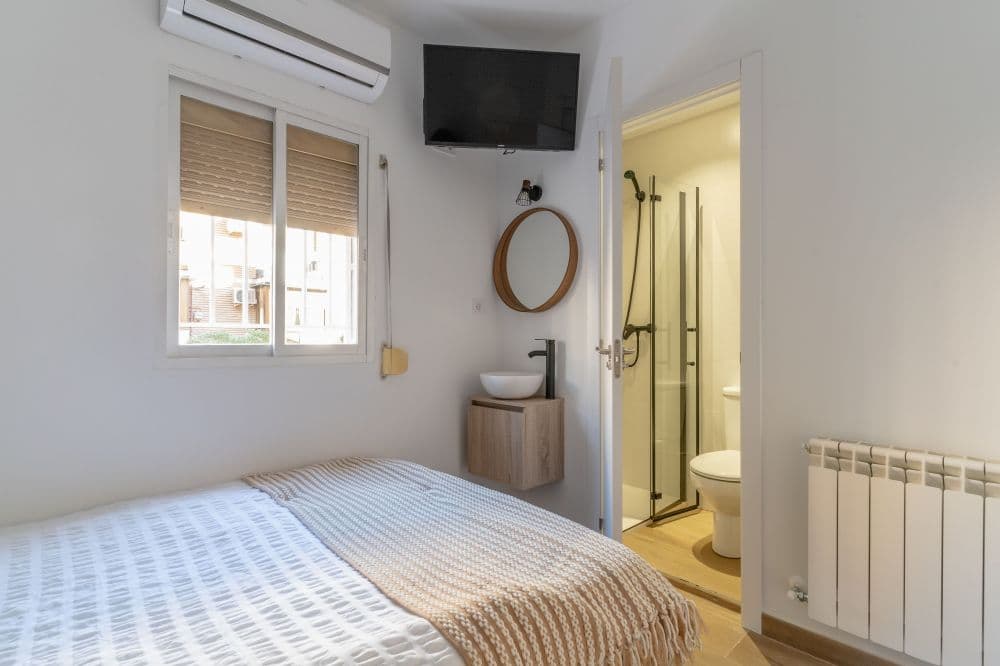 Private room in Madrid photo 4