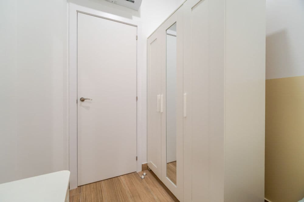 Private room in Madrid photo 4